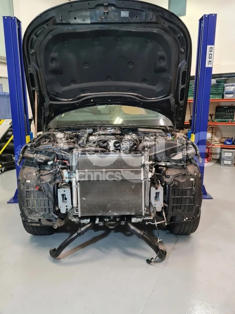Range Rover Repair Bay