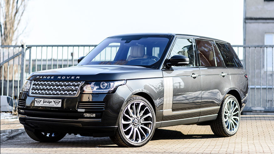 Range Rover Sport, A Mid-Sized SUV That Can Qualify for Flagship